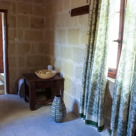 Tan Neputi Art&cooking Għarb