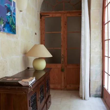 Πανσιόν Tan Neputi Art&cooking Għarb