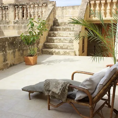 Tan Neputi Art&cooking Għarb