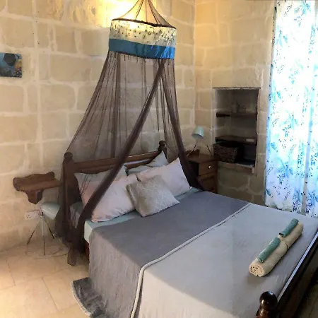 Πανσιόν Tan Neputi Art&cooking Għarb