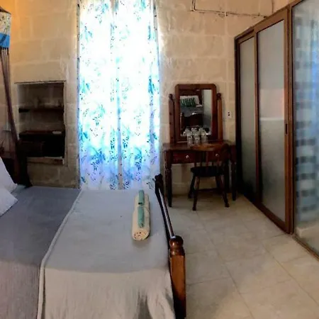 Tan Neputi Art&cooking Πανσιόν
