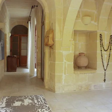 Tan Neputi Art&cooking Gharb (Gozo)