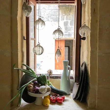 Πανσιόν Tan Neputi Art&cooking *